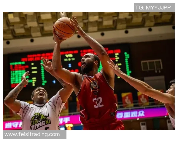 勇士与雷霆激战17号赛场争夺季后赛席位的关键对决