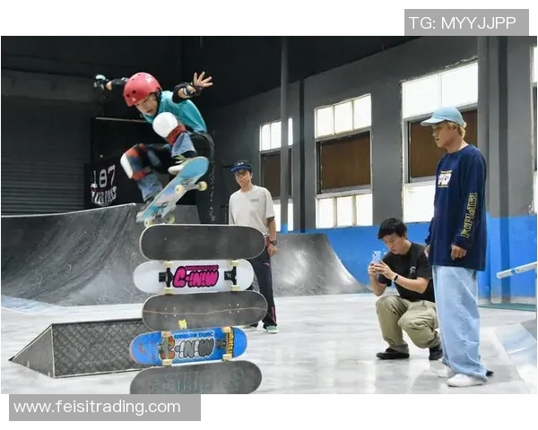 黄秀英回顾滑板生涯：从初学者到行业先锋的心路历程